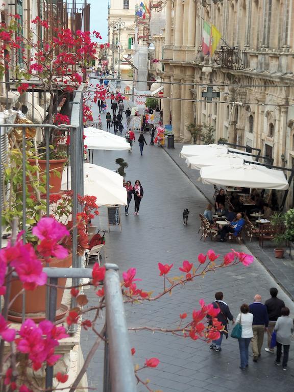 Centro Storico B&B Noto Exterior foto